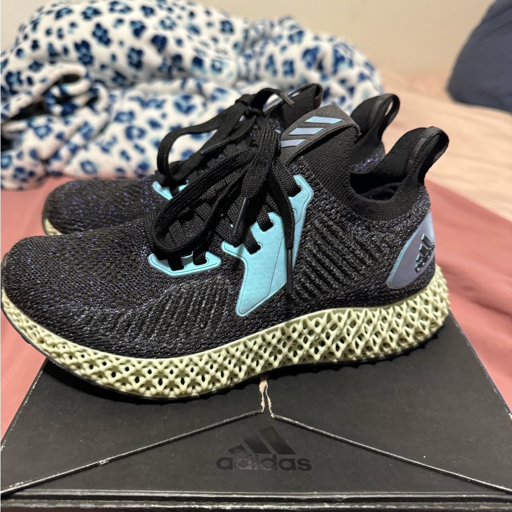 black glitter 4D run size 5.5